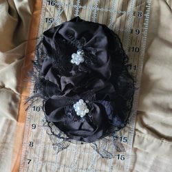 Black 2-3 Flower Cluster