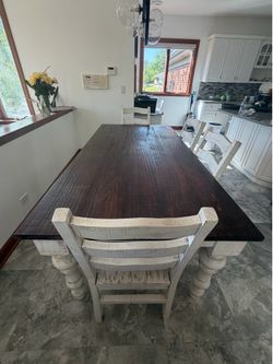 Modern Farmhouse Dining Table and 4 chairs