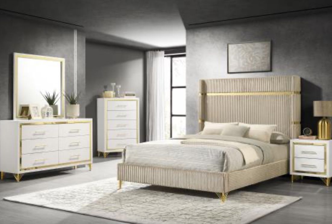 4  Pc Set Bedroom Set Queen. $790 . 