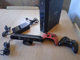 Xbox 360 Console Bundle with Kinect and Controllers