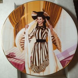 "Scarlett's Shopping Spree". Eight issue In The Critic's Choice: GONE WITH THE WIND SERIES 