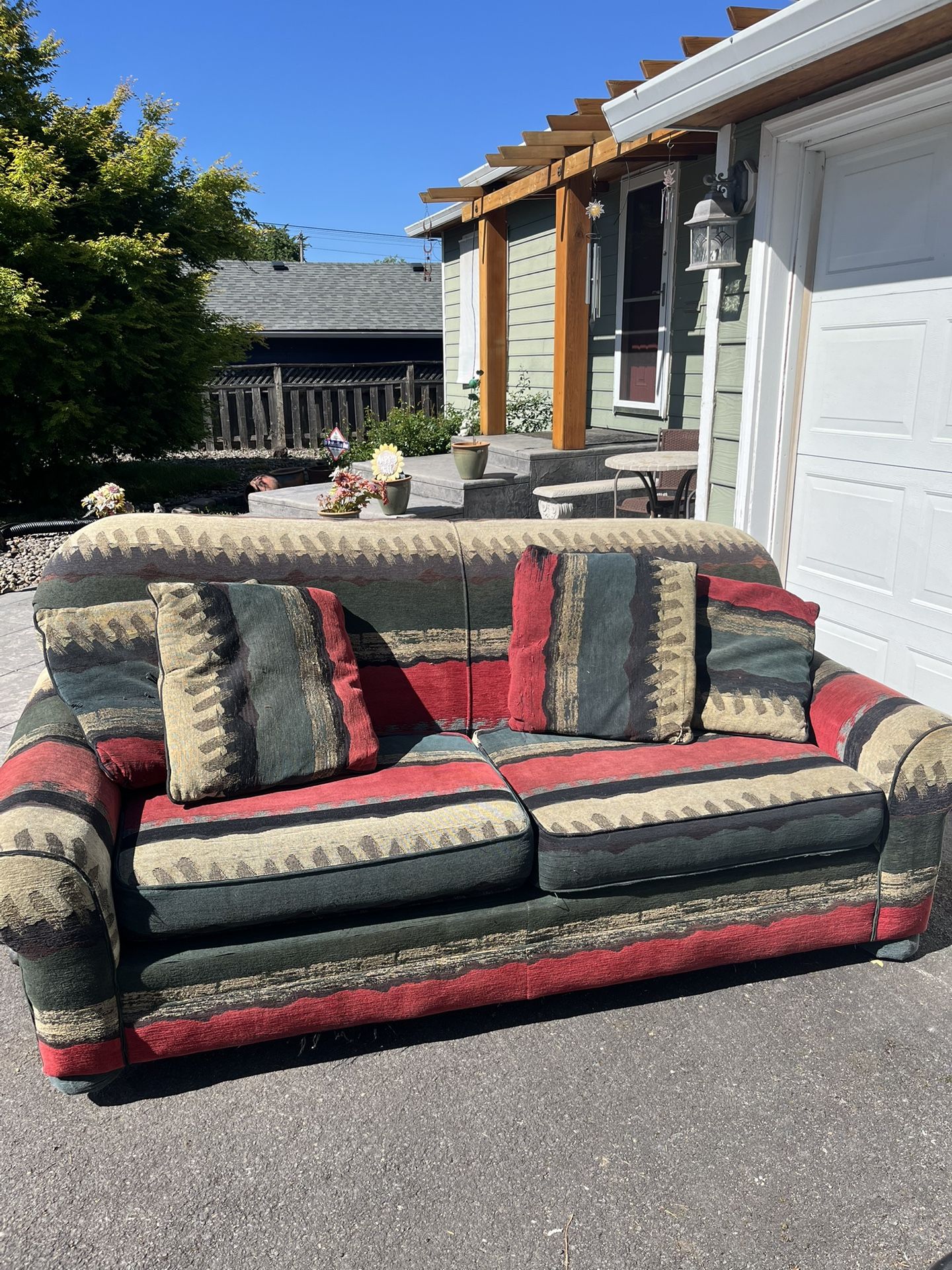 Couch/hide-a-bed