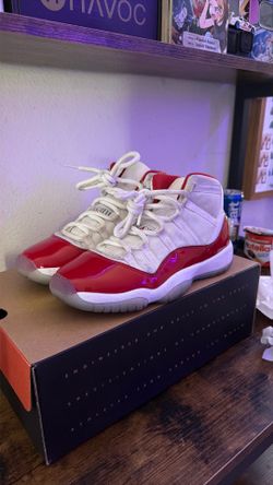 🍒 Jordan 11 cherry reds 🍒 SIZE 5.5 KIDS