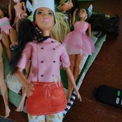 10- DOLLS & 1- PURSE ( W HANDLES)-     PICK UP ONLY-