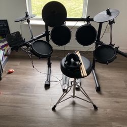 Alesis Drum Set 