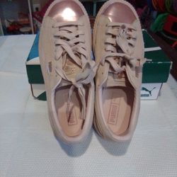 Pumas Size 8  Like New Condition Worn Once