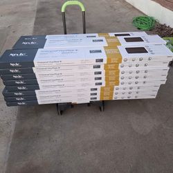 Style Selections Chestnut Oak 20-mil x 7-in W x 48-in L Waterproof Luxury Vinyl Plank Flooring