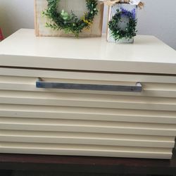 Twin Bed Set. WITH MATTRES 
