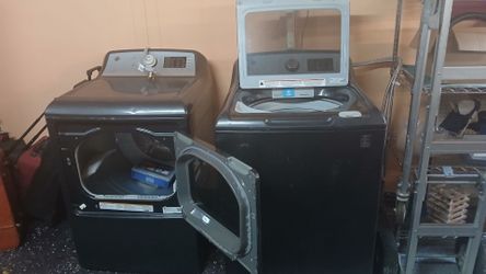 GE washer and dryer set