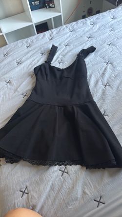 Black dress size small