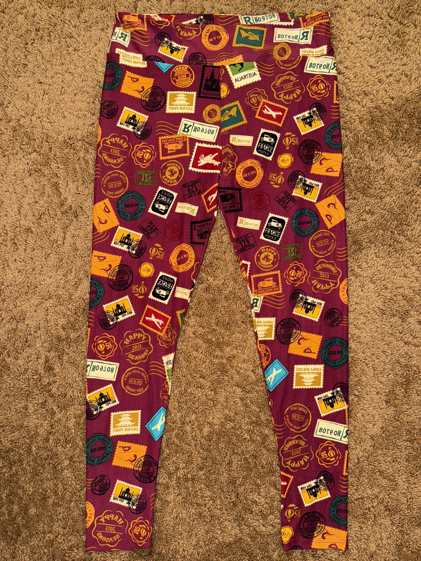 LuLaRoe Leggings • Burgundy • Tall & Curvy