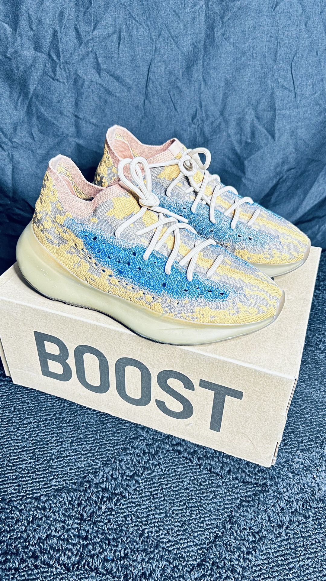 YEEZY BOOST 380 BLUOAT Size 9.5