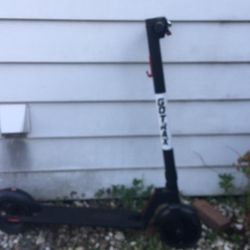 Gotrax Gxl V2 with charger(NEED GONE ASAP)