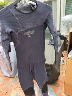 O’Neil men’s wetsuit Medium