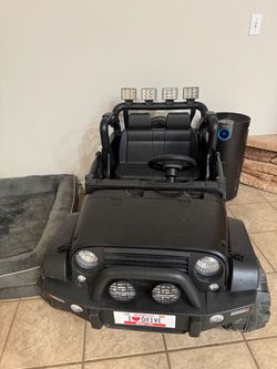 2-Seat Kids Electric Jeep/UTV – NEW BATTERY – Remote Included