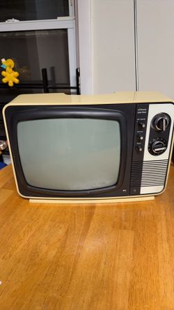 Vintage JCPenney CRT TV - NO POWER CORD / UNTESTED