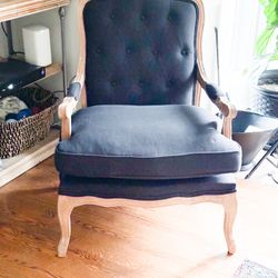 Like new Black Oversize Chair