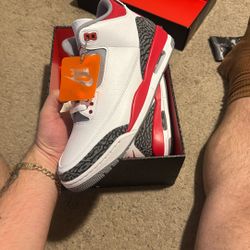 Air Jordan 3 Fire Red 