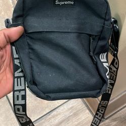 Supreme Shoulder Bag 
