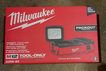 Milwaukee M12 12-Volt Lithium-lon Cordless PACKOUT Flood Light w/USB Charging