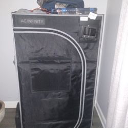 A/ C Infinity Grow Tent