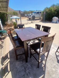 Dining Table and 7 Chairs w/ Leaf Extension