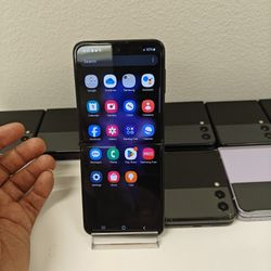 Samsung galaxy Z flip 3 unlocked 
128gb+8gb RAM 
