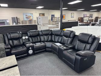Power Recliner Sectional. 🚚WE DELIVER🚚