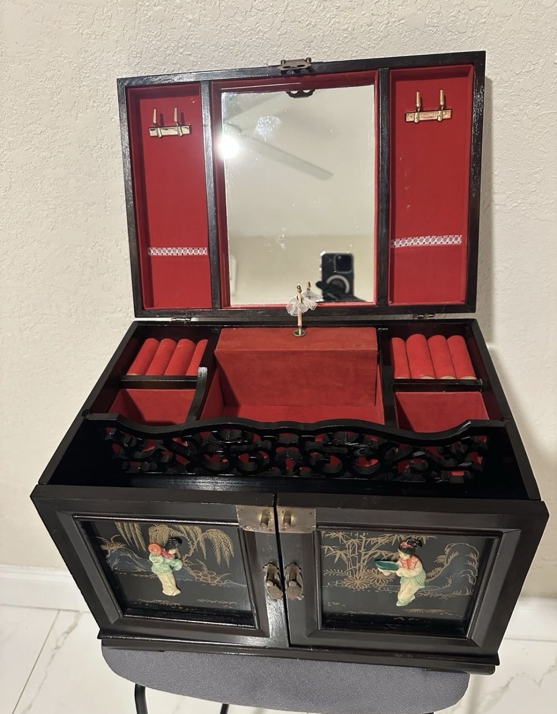 Vintage Asian Japanese Oriental Black Lacquer MothePearl Jewelry Box Drawers