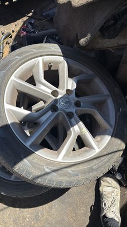 Nissan 17inch wheels with tire (4)