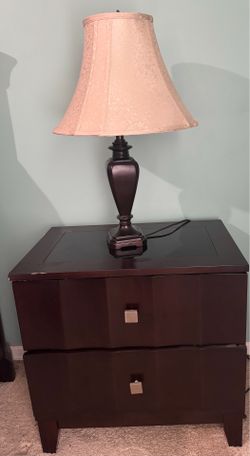 (2) Night Stands and lamp