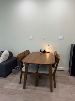 Pike & Main Point Reyes 5-Piece Dining Set - Table and Chairs