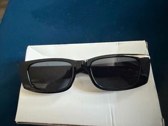 Black Rectangle Sunglasses – Retro Y2K 🖤