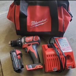 Milwaukee Drill Kit 