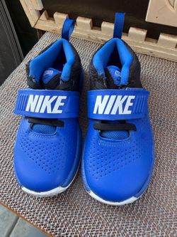 Nike kids shoes size 10C