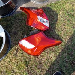 Pair Of Tail Lights $25 From A 2013 Ford Focus ST