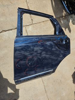 Cadillac XT5 left rear door oem