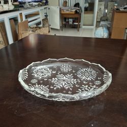 Mikasa Snowflake Frost Hostess Plate Clear Cut Glass With Beautifully Scalloped Edges 9" X 7"