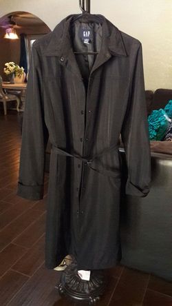LARGE WOMEN'S GAP RAIN COAT TRENCH COAT