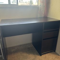 Computer desk