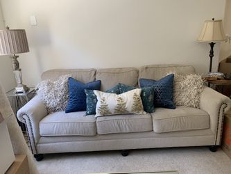 Couch/sofa/beige