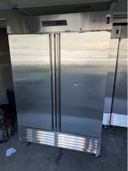 Kutano Commercial 2-Door Reach-In Refrigerator, Stainless Steel