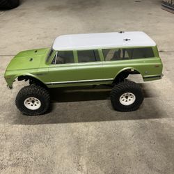 VTR03094 Ascender 1972 Chevy Suburban RTR Rock Crawler w/STX2 2.4GHz Radio