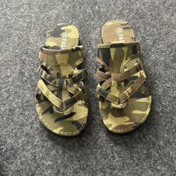 Brand New Camouflage Sandals Size 7