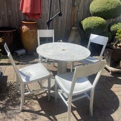 Aluminum  Out Door Table & Chairs 