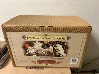 O'Well Grandeur Noel 4-pc Porcelain Santa & Sleigh Set 2001 Collectors Edition