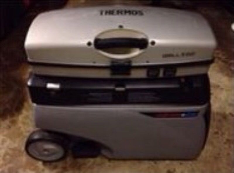Thermos grill 2 go fire and ice cooler for Sale in Redmond, WA OfferUp