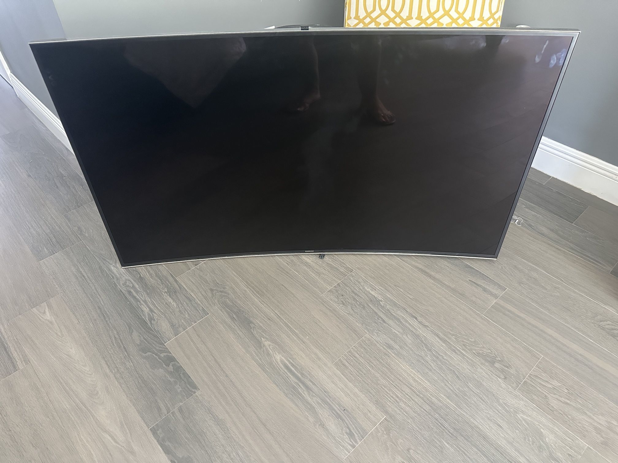Samsung 55” Curved Smart TV