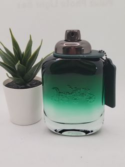 COACH

Green Eau de Toilette

3.4 fl  (USED 15-20%)⭐️