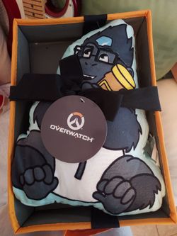 Brand New Overwatch character with storage set